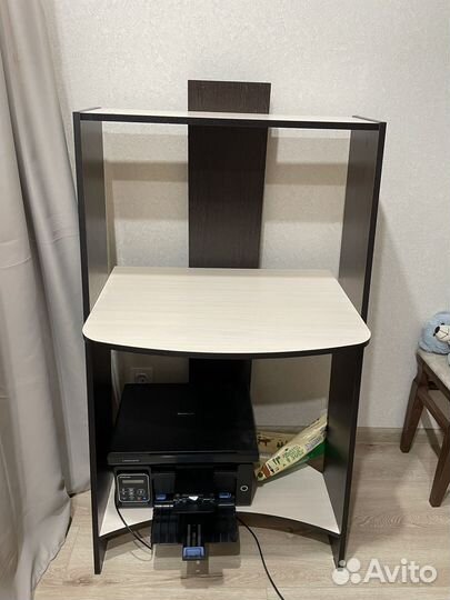 Рабочий, компьютерный стол