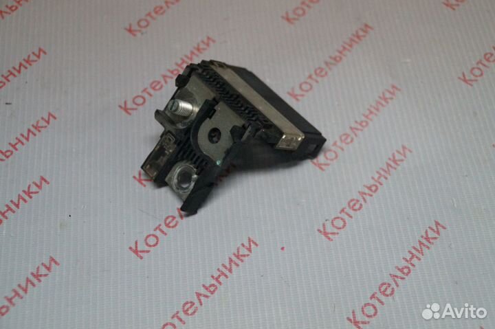 Nissan 24380-79916 Блок предохранителей