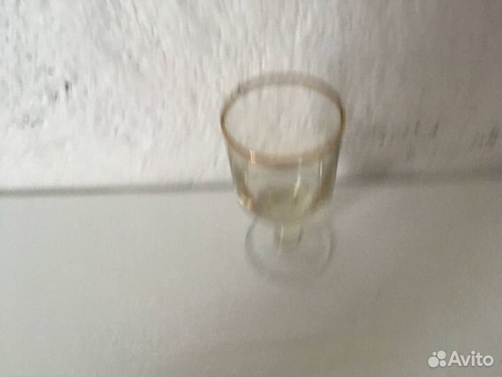 Винтаж. Рюмка СССР тонкое стекло с золотой каймой