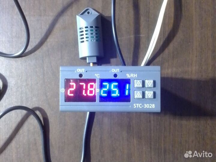 STC-3028 терморегулятор - гигростат