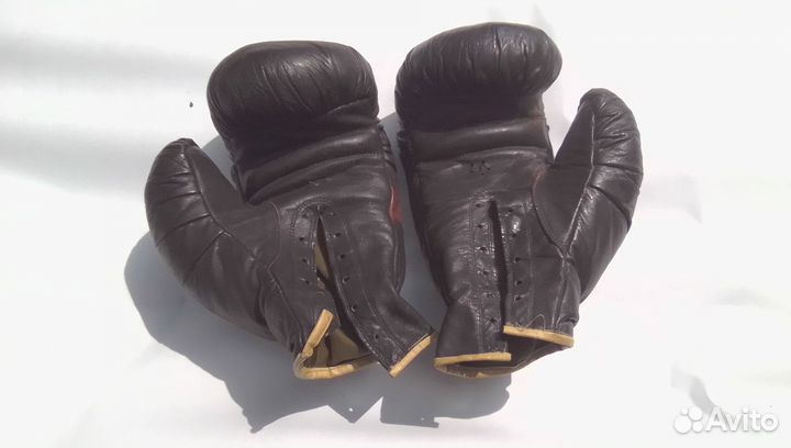 Боксерские перчатки