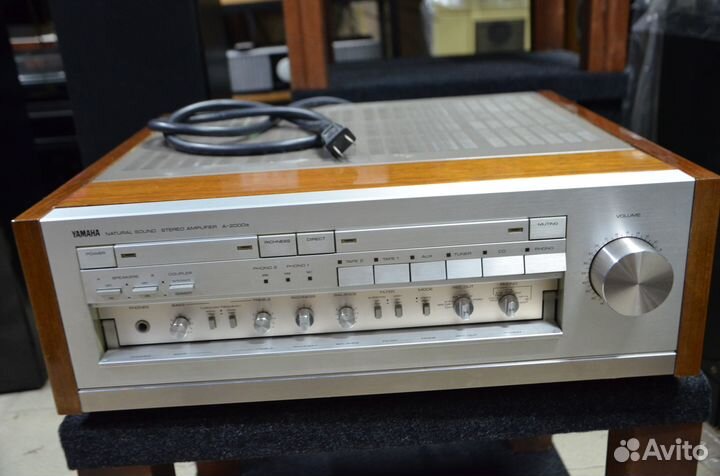 Усилитель топовый интегральный Yamaha A- 2000a