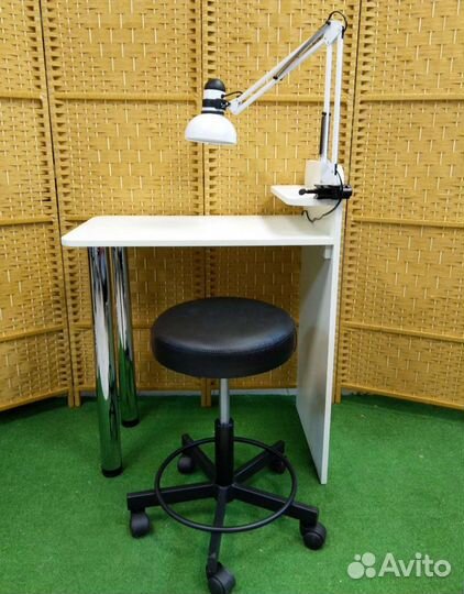 Маникюрный стол комплект