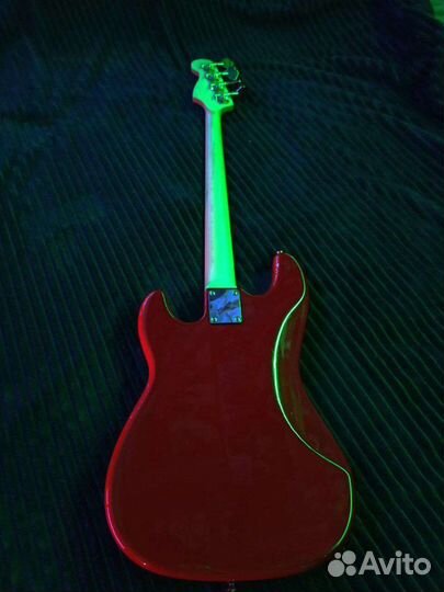 Бас гитара Homage