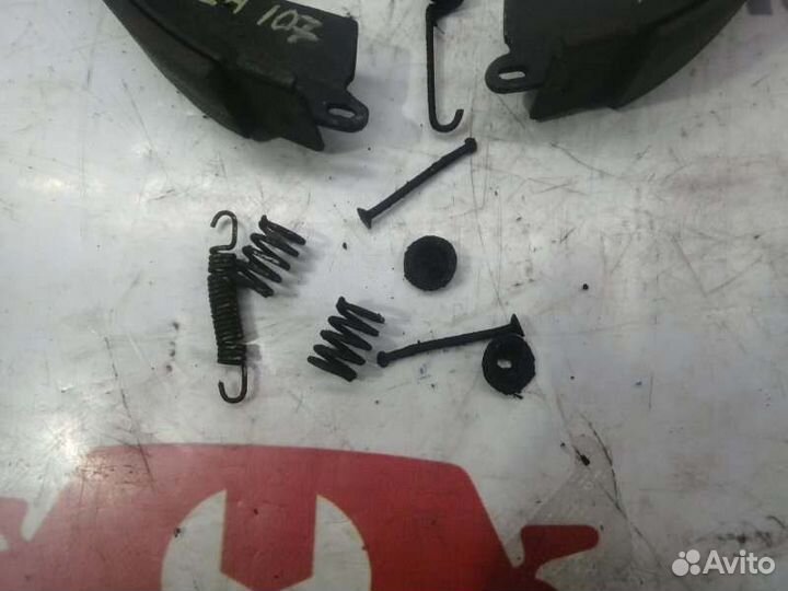 Механизм стояночного тормоза задний Toyota Hiace