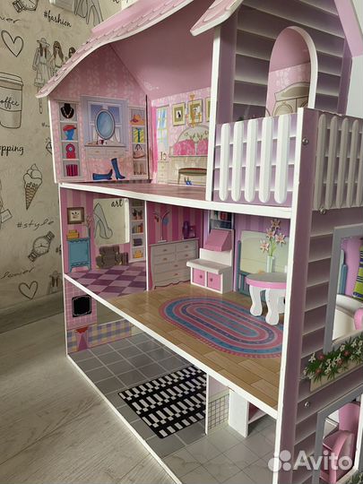 Домик кукольный