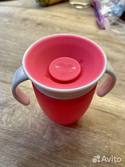 Поильник munchkin непроливайка с крышкой