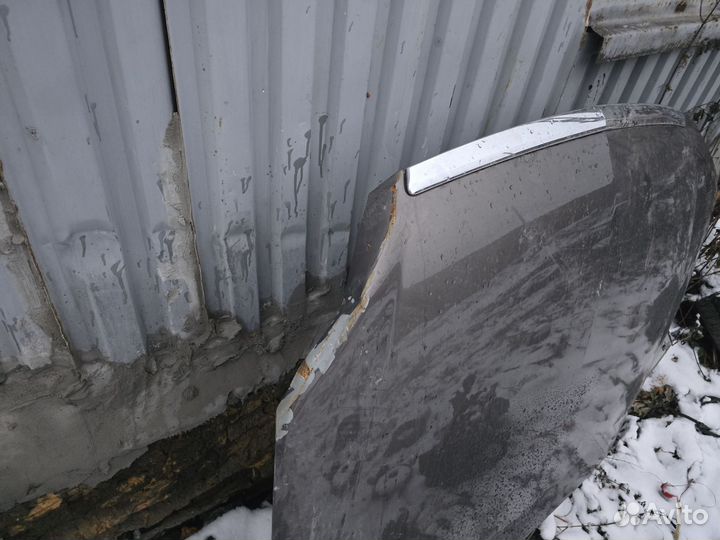 Продаю капот priora