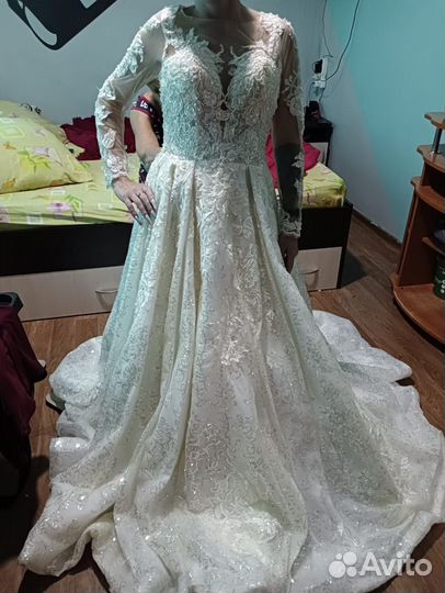 Свадебное платье