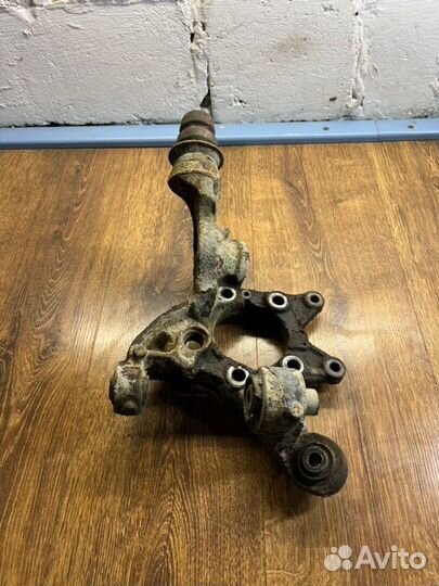 Кулак поворотный задний левый Volvo Xc90