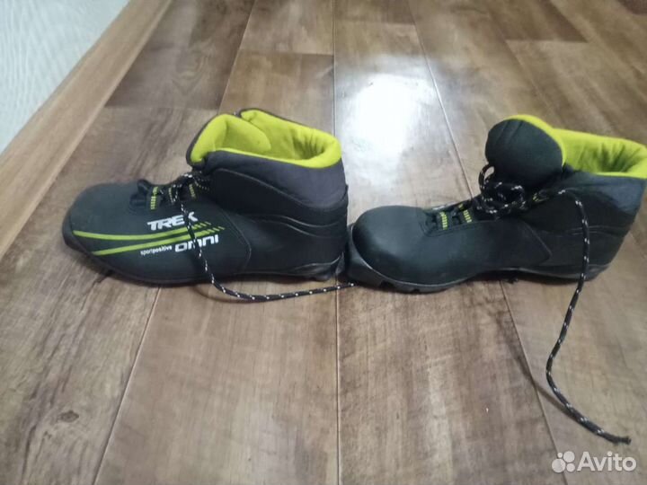 Лыжные ботинки