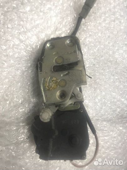 Замок двери передний правый Honda Civic Ferio EG8