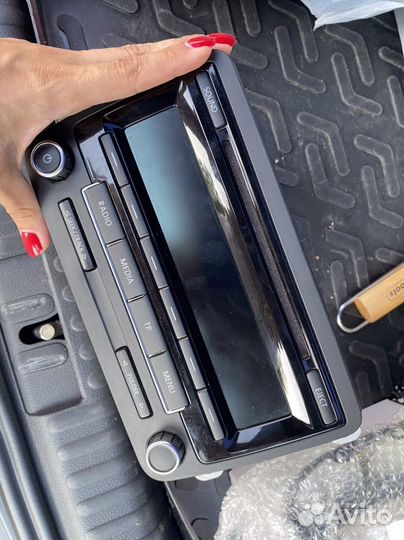 Авто магнитола штатная на тигуан