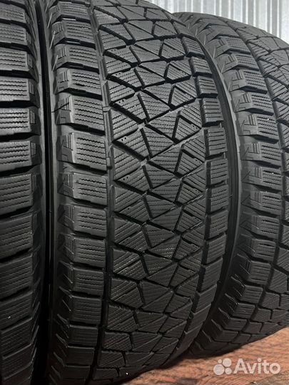 Bridgestone Blizzak DM-V2 225/65 R17 102Q