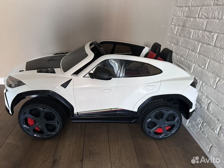 Детский электромобиль двухместный