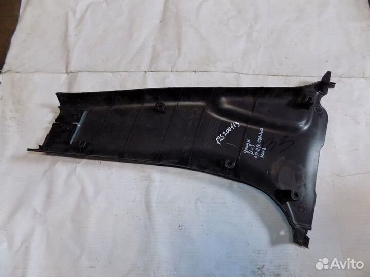 Обшивка стойки Juke (F15) 2011