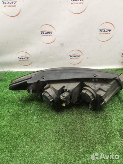 Фара передняя левая Hyundai Santa-Fe 2 SUV 2.2