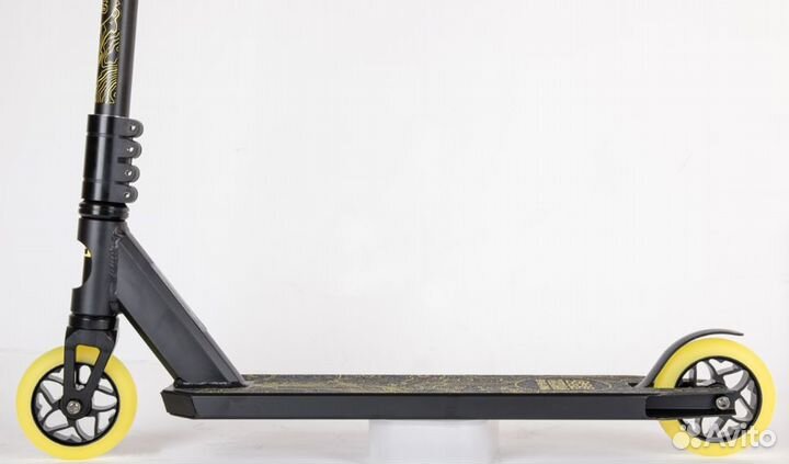 Современный трюковой самокат Duker 303