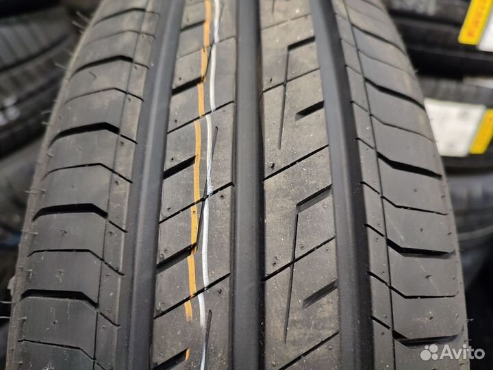 Tracmax X-Privilo TX5 215/55 R16 97W