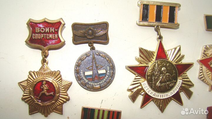 Лот значков СССР и Россия