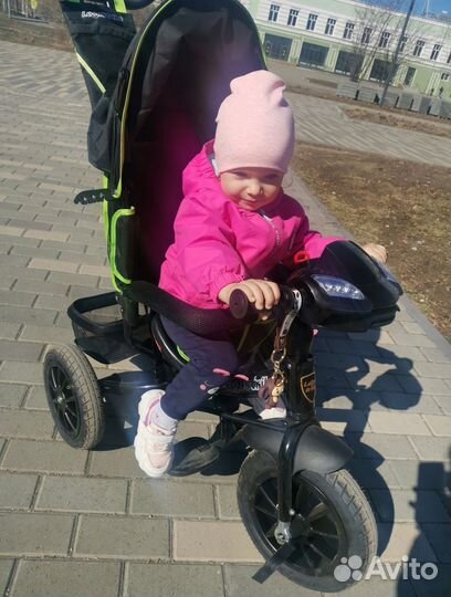 Детский велосипед с ручкой