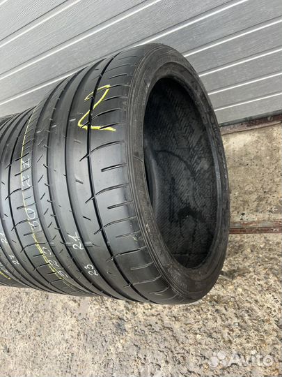 Dunlop SP Sport Maxx 050+ 285/35 R21 и 325/30 R21