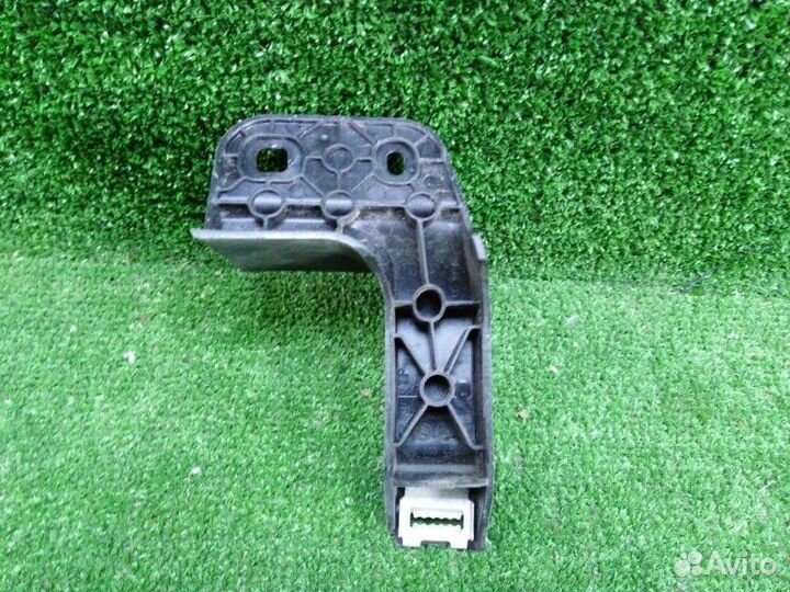 Кронштейн Audi Q3 8UB cczc 2013