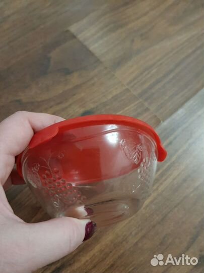 Миски стеклянные с крышкой