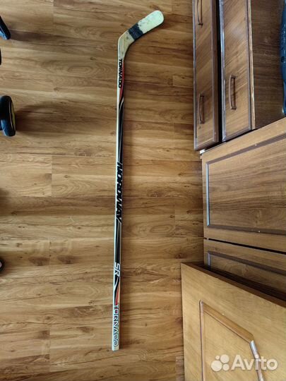 Клюшка хоккейная