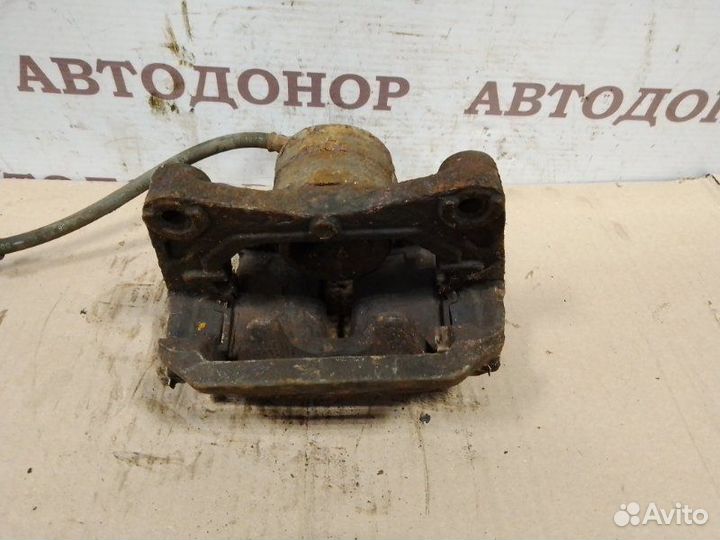 Суппорт тормозной передний правый Nissan Murano