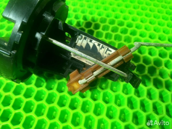 Датчик уровня топлива Audi 80 b3