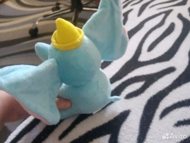 Слоник дамбо