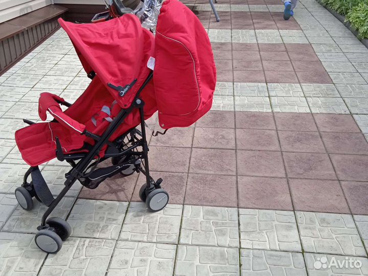 Коляска прогулочная с 2 чехламт
