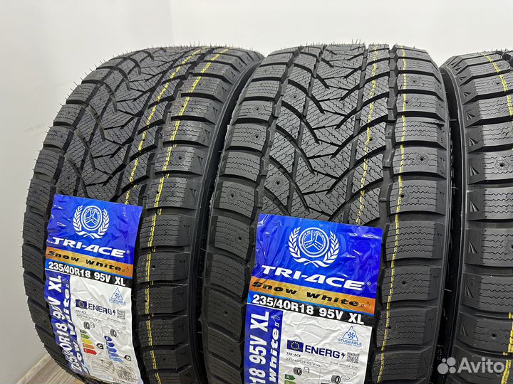 Tri Ace Snow White II 235/40 R18 95V