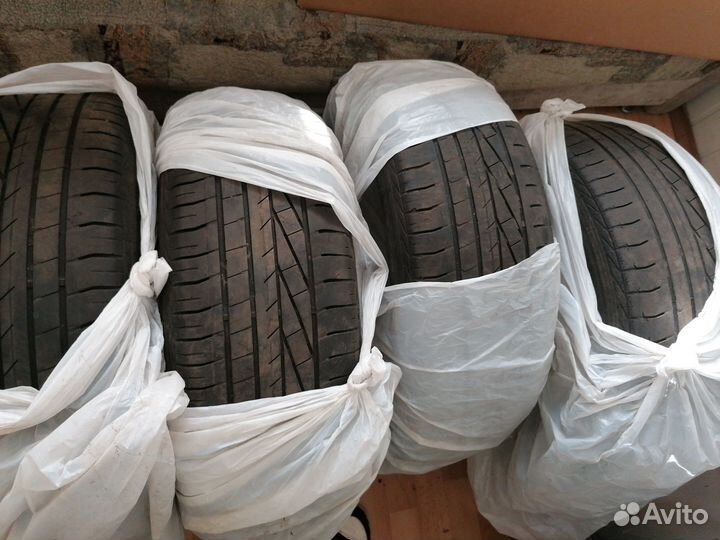 Goodyear Excellence 215/60 R16