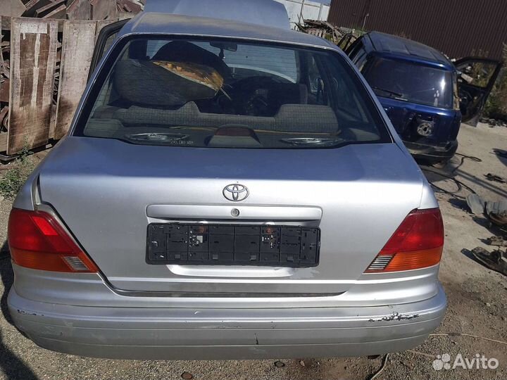 Крышка багажника Тойота Спринтер 110