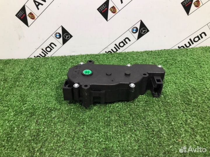 Доводчик двери багажника Mercedes-Benz Gle-Class