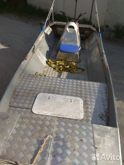 Катер плоскодонный