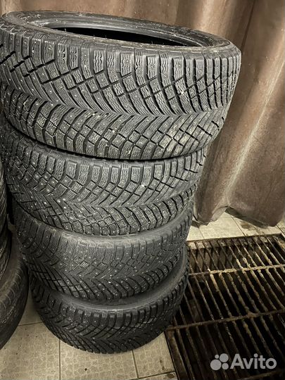 Michelin X-Ice North 4 275/45 R20 и 305/40 R20