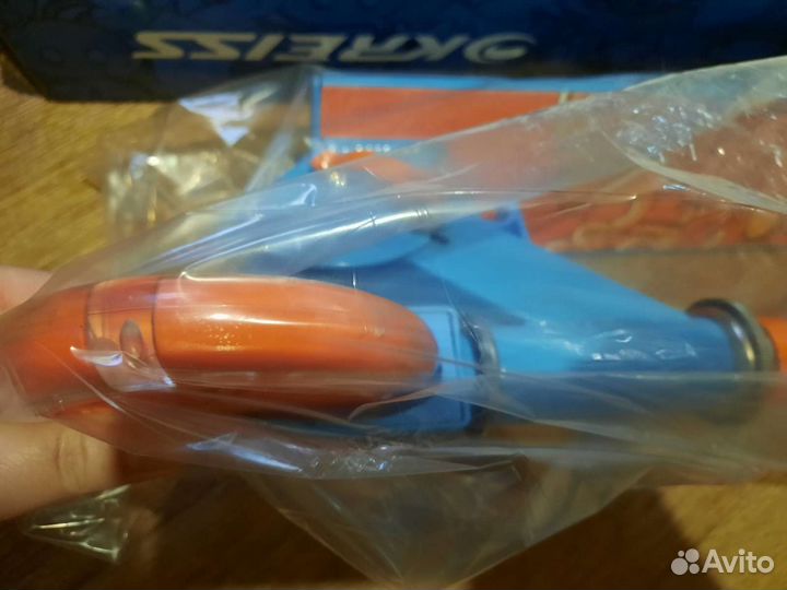 Новый складной самокат со светящимися колесами