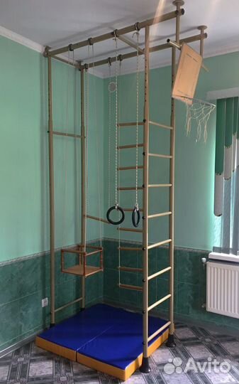 Шведская стенка с турником