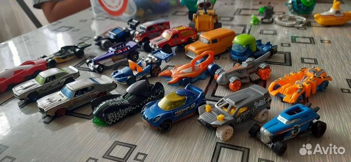 Hot wheels машинки