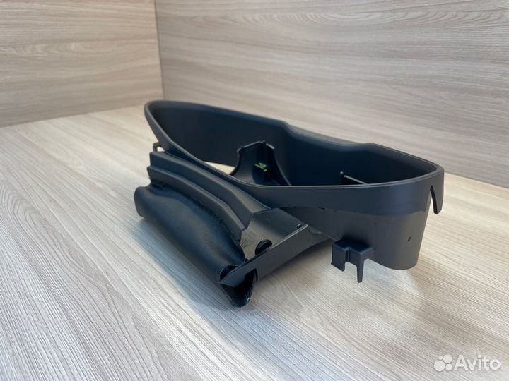 Подрулевой кожух Skoda Rapid