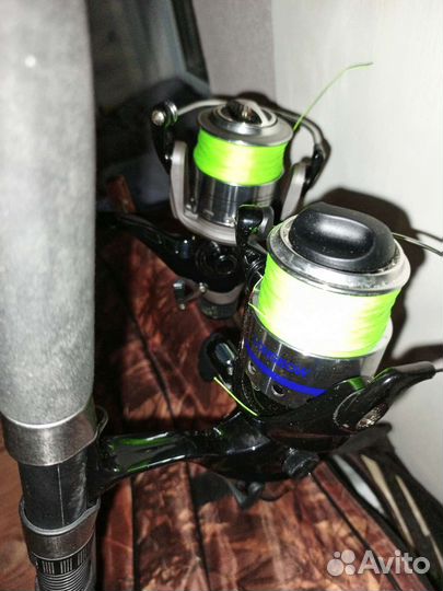 Удилищеа крокодилы с катушками 2 штуки