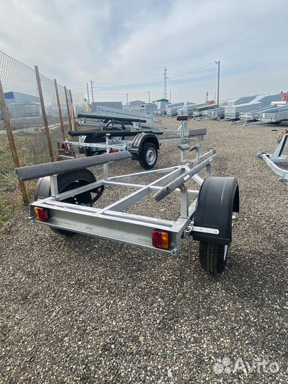 Легковой прицеп для лодки 4 - 4.6м