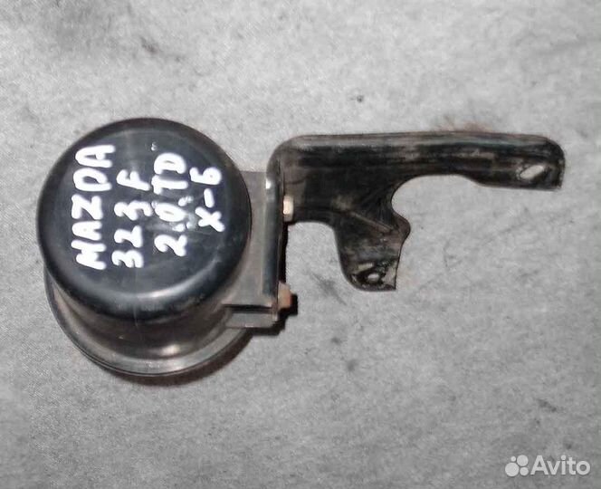 Бачок вакуумный Mazda 323F 2.0D BJ