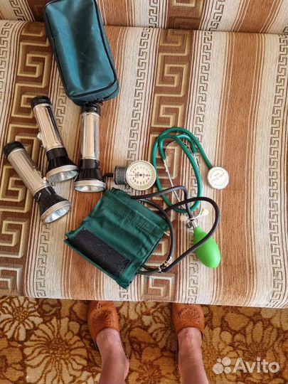 Прибор для измерения давления и фонари