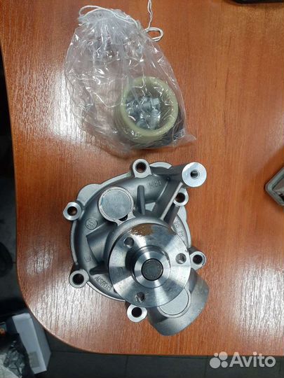 Помпа охлаждения двигателя