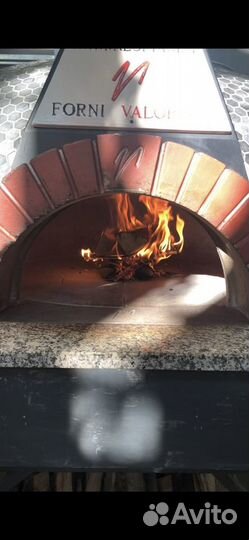 Повар на пиццу / пиццер