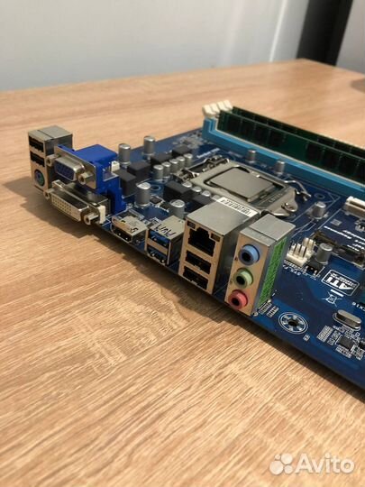 Материнская плата 1155 сокет Gigabyte GA-H77-DS3H